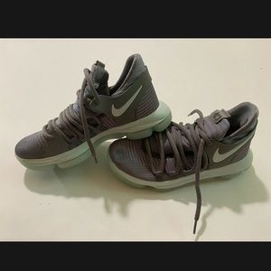 Nike KD 10 Gray/Mint Sz 6.5 Y 918365-002